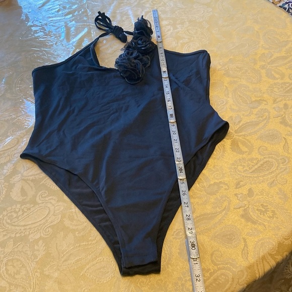 SHEIN Privé 1pc Stereo Flower Halter Neck Backless Bodysuit size L new - Picture 9 of 16